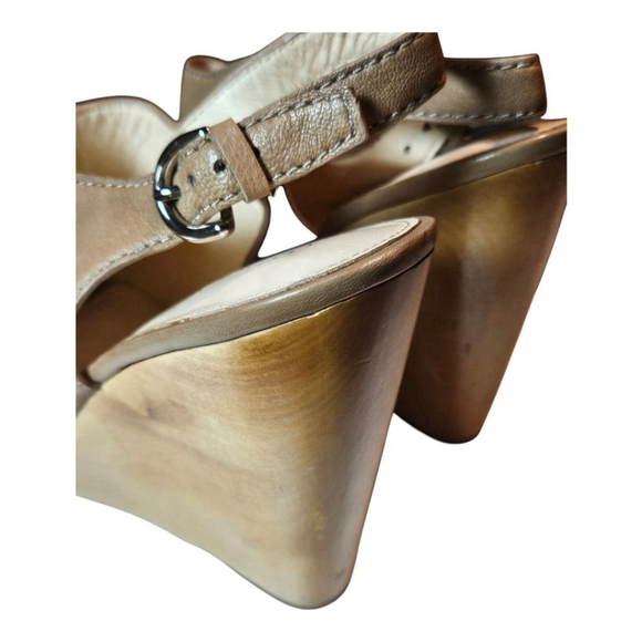 Women's Coach Sandals, Size 10B Taupe - Picture 10 of 15